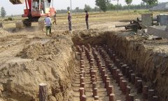 路桥建设中公路工程监理简述松木桩处理软弱地基的适应条件