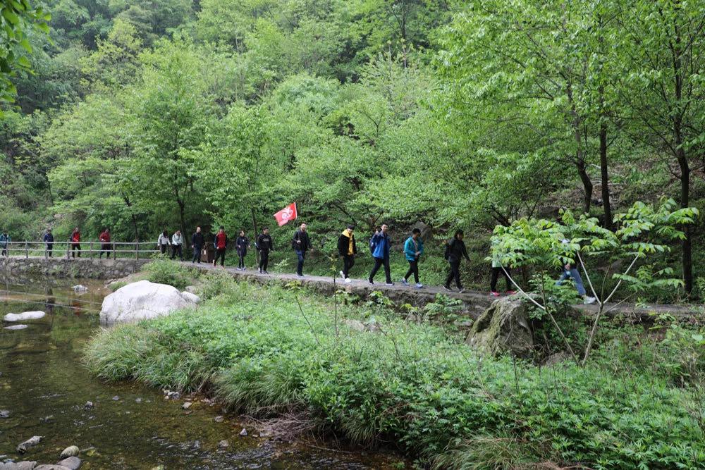 建基咨询徒步旅行活动
